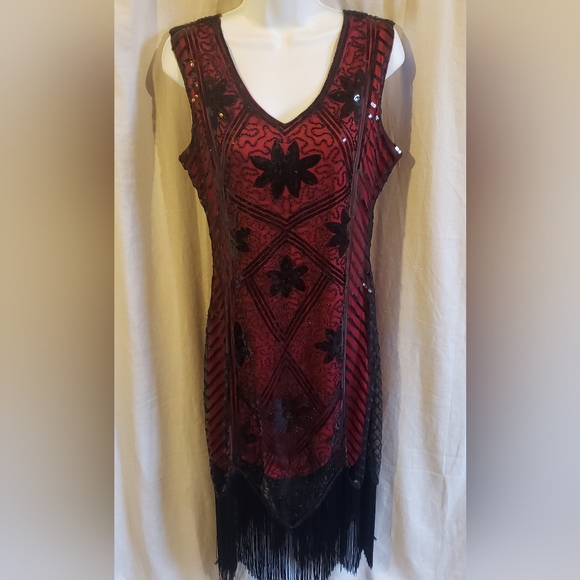 1920s Style Black & Red Sequined Sleeveless Cocktail Dress with Fringe - Picture 3 of 16